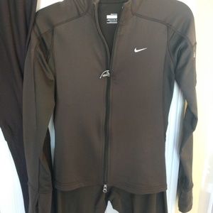 NIKE LADIES RUNNING JACKET LONG AND CAPRI PANT